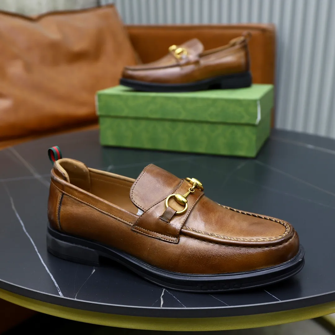 Men's shoes: 250🙅‍♂️🙅‍♂️🙅‍♂️Niuli Brand: GUCCI Size: 38-44 (45 can be customized) Level: Counter classic Material: Original soft cowhide upper Comfortable cowhide lining Original lightweight outsole Style category: Business casual footwear Driving leather shoes Color: Actual picture color